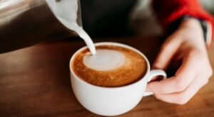 Cómo actúa la cafeína en el cerebro durante el sueño